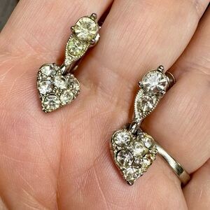 Bogoff Screw Back Vintage Rhinestone Heart Earrings Silvertone Pave 40-50’s